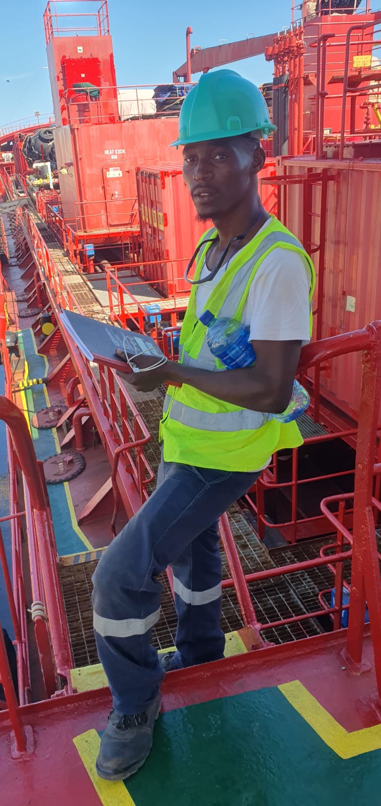 b7f61f5b-b809-46d3-916c-b355402564ae